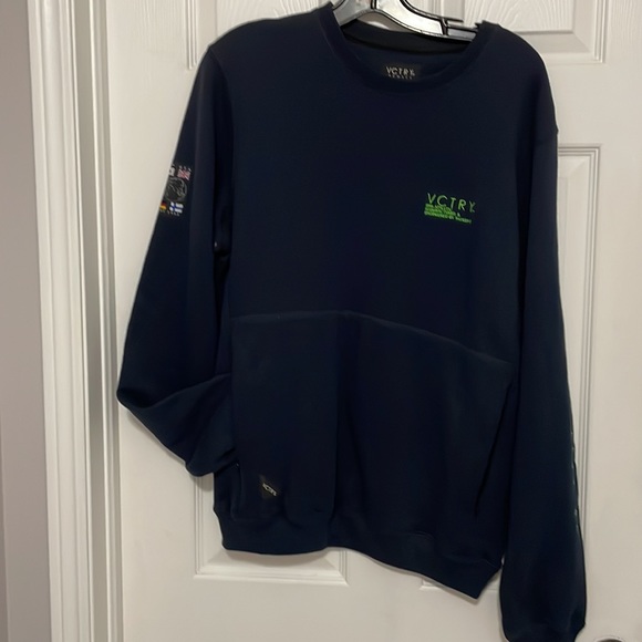 New VCTRY Sweatshirt with kangaroo pouch size large - Picture 2 of 13